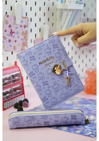 Victoria's Journals Hello Kitty Hush Hush Kilitli Defter + Vegan Deri Kalemlik Kutulu Set – 160 Yaprak, Çizgili