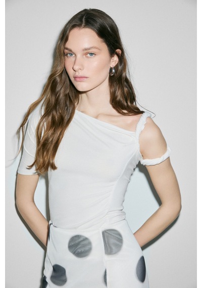 Grımelange Wılleya Kadın Yumuşak Ve Esnek Kumaşlı Omuzu Düğümlü Slim Fit Ekru Bluz Ekru