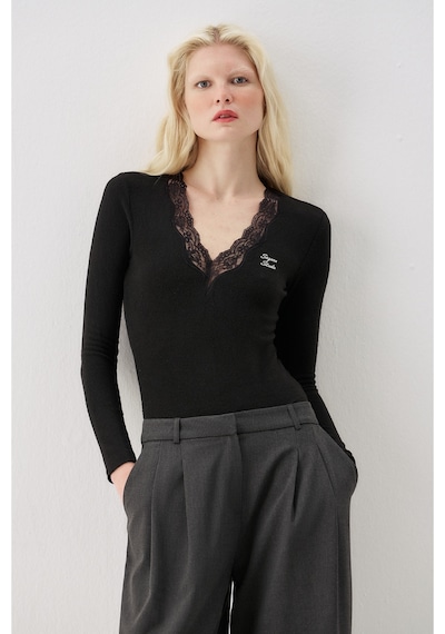 Sagaza Studio Ss6158 Yaka Dantel Detaylı Çıt Çıtlı Body SIYAH