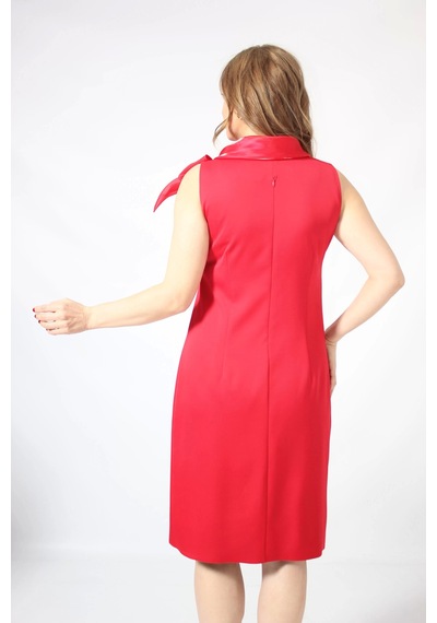 Moda Berray 986 Kırmızı Yakası Organze Fiyonk Broşlu Saten Kısa Büyük Beden Elbise Kırmızı Moda Berray 986 Kırmızı Yakası Organze Fiyonk Broşlu Saten Kısa Büyük Beden Elbise Kırmızı
