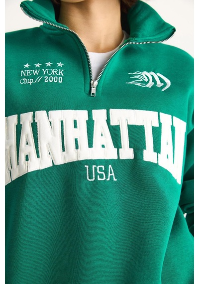 Shade Kadın Nakışlı Yarım Fermuarlı Polo Yaka Şardonlu Oversize Sweatshirt 10002 60283528 - Yeşil Shade Kadın Nakışlı Yarım Fermuarlı Polo Yaka Şardonlu Oversize Sweatshirt 10002 60283528 - Yeşil