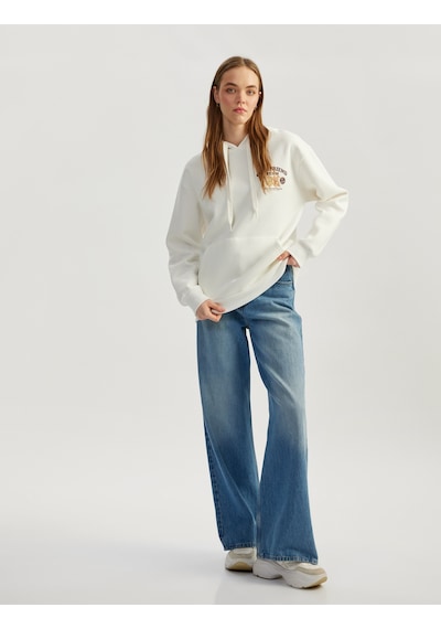 Koton Kapüşonlu Kanguru Cepli Baskılı Oversize Sweatshirt Ekru 5sal10602ık Ekru Koton Kapüşonlu Kanguru Cepli Baskılı Oversize Sweatshirt Ekru 5sal10602ık Ekru