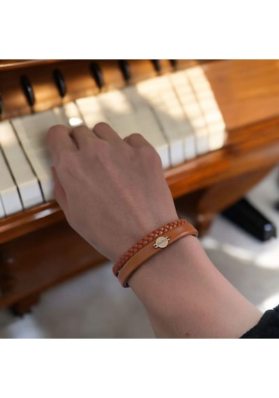 Archin Pelin İsmine Özel Yuvarlak Motifli Kahverengi Derili 14 Ayar Altın Plakalı Hediye Bileklik-401isim Pelin Archin Pelin İsmine Özel Yuvarlak Motifli Kahverengi Derili 14 Ayar Altın Plakalı Hediye Bileklik-401isim Pelin