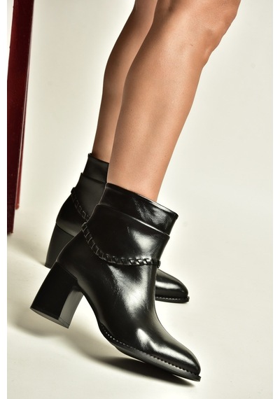 Fox Shoes Z820670060 Siyah Rustik Kalın Topuklu Kadın Bot