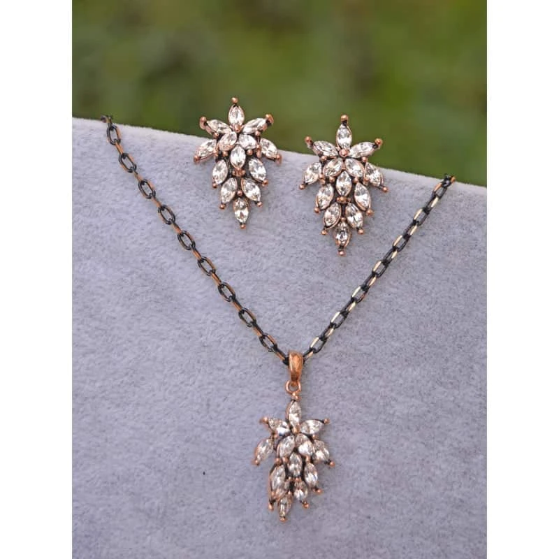 Stoneage Rf03513 Zirkon Taşlı Otantik Kadın Set Küpe Ve Zincir Hediyeli Kolye Diğer Beyaz