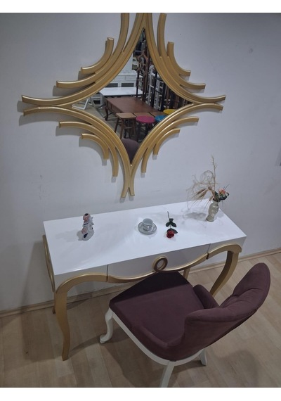 Dresuar Cnc Kabartma 90663 Model Aynalı Gökyüzü Sandalye Ayak Parlak Beyaz Gold Renk Beyaz - Gold Dresuar Cnc Kabartma 90663 Model Aynalı Gökyüzü Sandalye Ayak Parlak Beyaz Gold Renk Beyaz - Gold