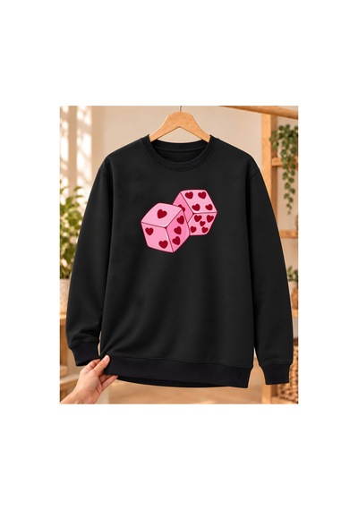 Mor Mürekkep Kadın %100 Pamuk 3 İplik Şardonlu Kalpli Pembe Zarlar Baskılı Bisiklet Yaka Sweatshirt Siyah