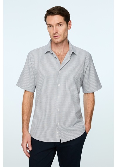 Morven Erkek Siyah Trend Desenli Regular Fit Düğmeli Yaka Kısa Kollıu Cepli Gömlek 26ys004009001 Siyah Morven Erkek Siyah Trend Desenli Regular Fit Düğmeli Yaka Kısa Kollıu Cepli Gömlek 26ys004009001 Siyah