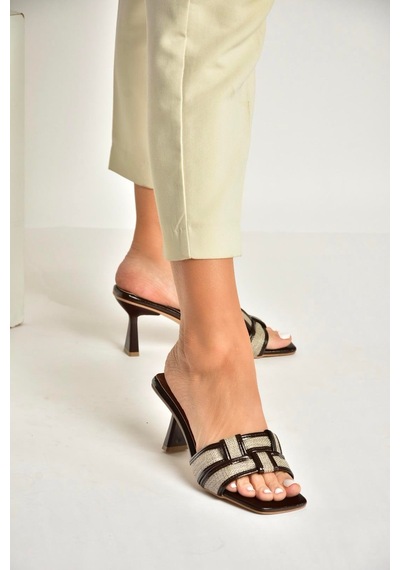 Fox Shoes Y820500209 Kahverengi İnce Topuklu Kadın Terlik Kahverengi