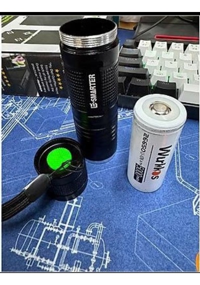 E-smarter Xml-t6 El Feneri 5000mah Bataryalı Gri - Siyah