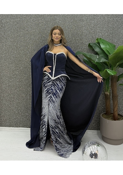 E&A Eren Abiye Lacivert Çıkarılabilir Pelerinli Taş İşlemeli Balık Model Straplez Maxi Abiye E&A Eren Abiye Lacivert Çıkarılabilir Pelerinli Taş İşlemeli Balık Model Straplez Maxi Abiye