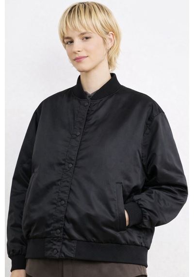 Nike Destroyer Woven Syntehic Fill Oversize Womens Jacket Sentetik Dolgulu Oversize Çıtçıtlı Kadın Ceket Siyah Siyah Nike Destroyer Woven Syntehic Fill Oversize Womens Jacket Sentetik Dolgulu Oversize Çıtçıtlı Kadın Ceket Siyah Siyah