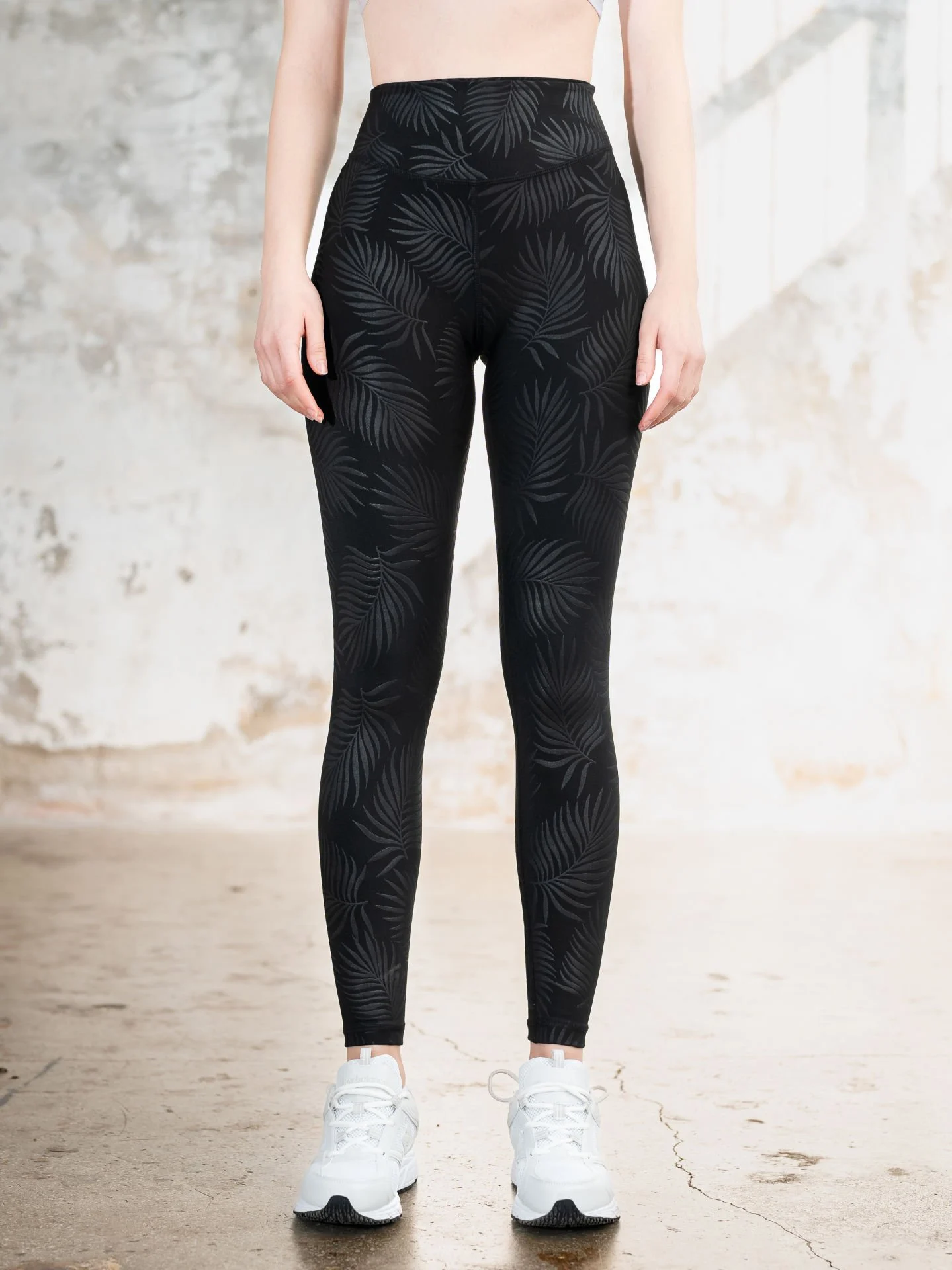 Lismina Siyah Kendinden Okaliptus Dalı Desenli Deri Görünümlü Kumaş Spor Tayt Siyah