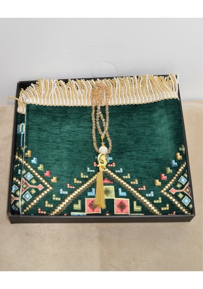 Hediyelik Seccade Tesbih Seti Kilim Desenli Kadife Astarlı Seccade, Kristal Tesbih Ve Özel Kutulu Lüks Hediye Seti Yeşil Hediyelik Seccade Tesbih Seti Kilim Desenli Kadife Astarlı Seccade, Kristal Tesbih Ve Özel Kutulu Lüks Hediye Seti Yeşil