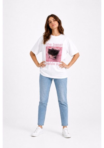 Nevermind The Beast Inside Me Baskılı Unisex Oversize Tişört Siyah Kedi Grafik Tasarım %100 Pamuk Beyaz Beyaz Nevermind The Beast Inside Me Baskılı Unisex Oversize Tişört Siyah Kedi Grafik Tasarım %100 Pamuk Beyaz Beyaz