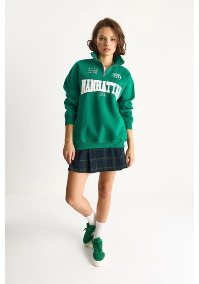 Shade Kadın Nakışlı Yarım Fermuarlı Polo Yaka Şardonlu Oversize Sweatshirt 10002 60283528 - Yeşil Shade Kadın Nakışlı Yarım Fermuarlı Polo Yaka Şardonlu Oversize Sweatshirt 10002 60283528 - Yeşil