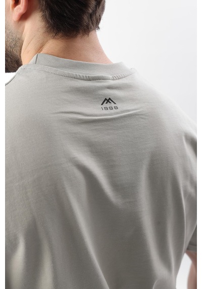 Madmext Boyalı Gri Baskılı Nakış Detaylı Erkek T-shirt E7108 Boyalı Gri
