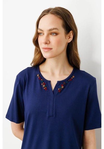 Desen Triko Kadın Açma Yaka Nakış İşlemeli T-shirt 25703 Lacivert Lacivert