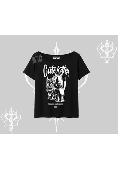 Tarzsokak Cute Kitten Yazılı Sevimli Kedi Baskılı Kayık Yaka Tshirt Siyah Tarzsokak Cute Kitten Yazılı Sevimli Kedi Baskılı Kayık Yaka Tshirt Siyah