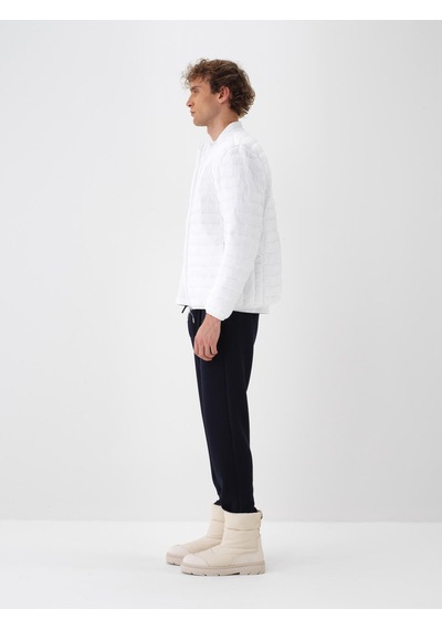 Beyaz Formunu Koruyan Regular Fit Mont 190571