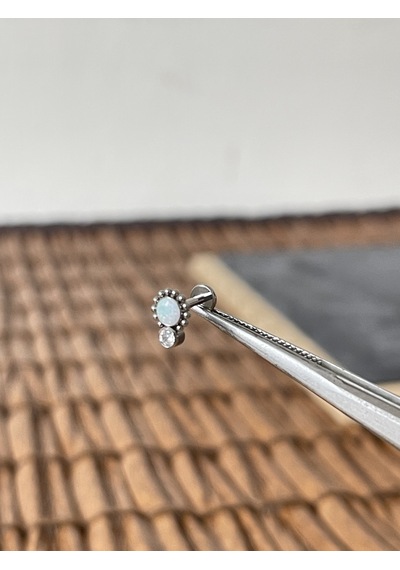 Yüksek Kalite G23 Titanium Güneş Beyaz Opal Zirkon Titanyum 8 X 1.2 MM Labret Piercing Beyaz