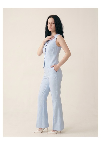 Orvelia Altın Düğmeli Tailored Yelek Ve Dikiş Detaylı İspanyol Paça Pantolon Takımı Azurea Açık Mavi Orvelia Altın Düğmeli Tailored Yelek Ve Dikiş Detaylı İspanyol Paça Pantolon Takımı Azurea Açık Mavi