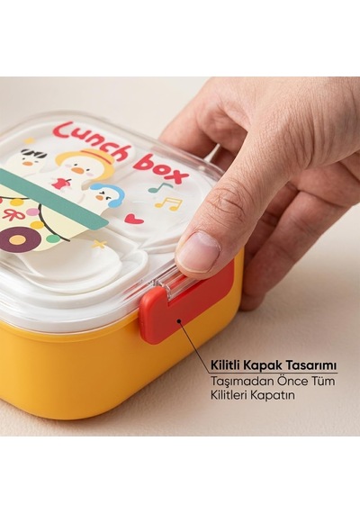 600 Ml Yemek Kabı, 4 Bölmeli Kilitli Lunch Box, Kaşık Dahil Renkli Desenli Saklama Ve Taşıma Kabı, 14x14x8 Cm Çok Renkli