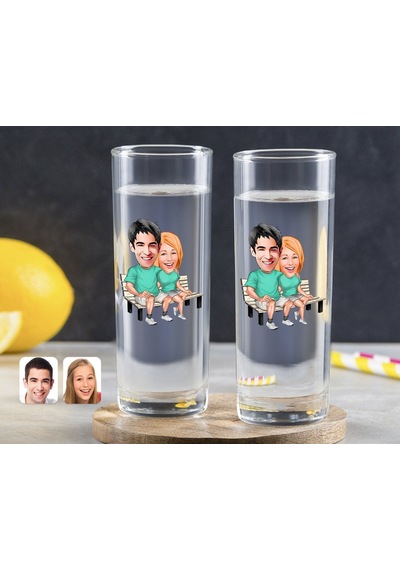 Kişiye Özel Renkli Baskılı Sevgililer Karikatürlü İkili Vodka Bardağı-55 Çok Renkli