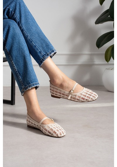 Dabab Shoes Rıvena Kadın Ekru Tül Üzeri Nakış Detaylı Kare Burun Üstten Bantlı Düz Taban Mary Jane Babet