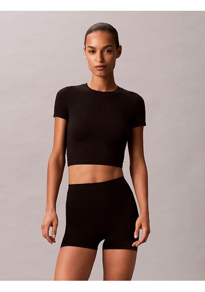 Calvin Klein Kadın Marka Logolu Pamuklu Bisiklet Yakalı Dar Kesimli Crop Günlük Kullanıma Uygun Siyah T-shirt Lv00qs7546 Ub1 Calvin Klein Kadın Marka Logolu Pamuklu Bisiklet Yakalı Dar Kesimli Crop Günlük Kullanıma Uygun Siyah T-shirt Lv00qs7546 Ub1