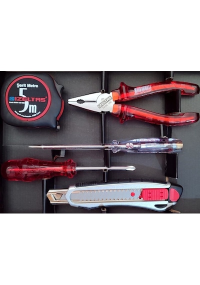 İzeltaş 5'li Pro Set 5 Parça Kraft Pense 160 MM + Kontrol Kalemi + Tornavida + Maket Bıçağı + Şerit Metre İzeltaş 5'li Pro Set 5 Parça Kraft Pense 160 MM + Kontrol Kalemi + Tornavida + Maket Bıçağı + Şerit Metre