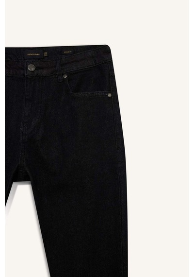 Defacto Sergio Regular Fit Normal Kalıp Normal Bel Boru Paça Jean Pantolon F4617ax25aunm40 Siyah