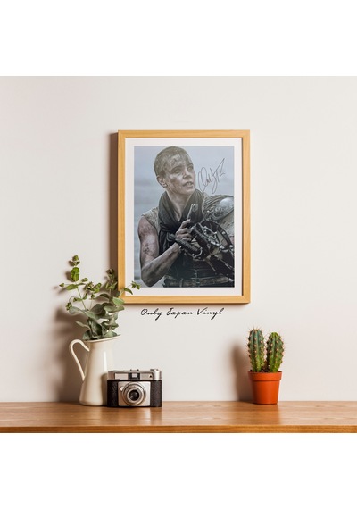 Charlize Theron Mad Max 20x30 Cm Boyutunda El İmzalı Fotoğraf Öm