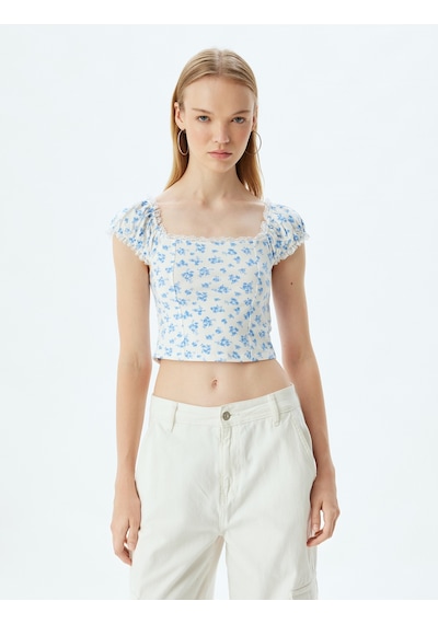 Koton Crop Üst Fırfırlı Kısa Kollu Çiçek Desenli Kare Yaka Slim Fit Mavi Desenli 4sal30382ık Mavi