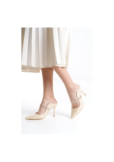 Preshley Kadın Mavera Kırem Rugan 9 Cm İnce Topuklu Sivri Burunlu Arkası Acık Tasarım Stiletto Krem Preshley Kadın Mavera Kırem Rugan 9 Cm İnce Topuklu Sivri Burunlu Arkası Acık Tasarım Stiletto Krem