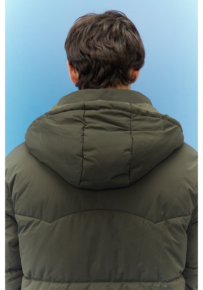 Lee Regular Fit Normal Kesim Kapüşonlu Haki Şişme Mont L88Bny300 Yeşil Lee Regular Fit Normal Kesim Kapüşonlu Haki Şişme Mont L88Bny300 Yeşil