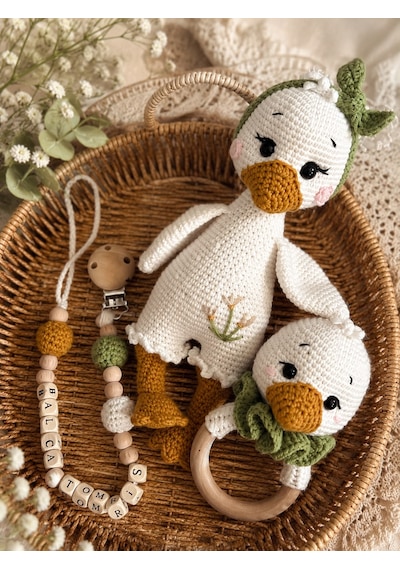Amigurumi Organik Ördek Kaz Bebek Hediye Seti Çıngırak - Emzik Zinciri ve Uyku Arkadaşı