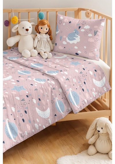 Evimde Bambaşka Pembe Uzay Yıldız Kız Çocuk Pike Takımı - Ay Bulut Mavi Bebek Odası Yazlık Yatak Örtüsü - 160x220  CM