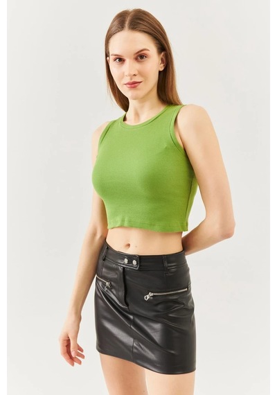 Butikgiz Kadın Sıfır Kol Bisiklet Yaka Vücuda Oturan %100 Pamuklu Kaşkorse Esnek Crop Bluz Çimen Yeşili