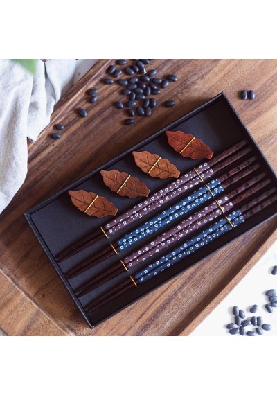 Valkyrie 4 Çift Doğal Ahşap Yemek Çubuğu Seti 8 Adet Japon Chopstick 4 Yaprak Ahşap Tutacak, Kutulu 22,5cm