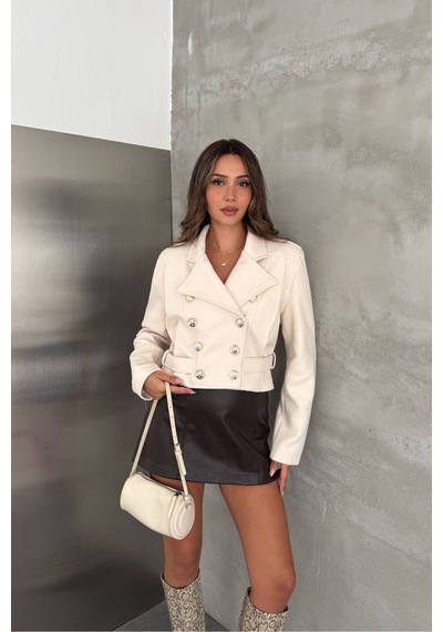 Neşeli Butik Kadın Bej Kruvaze Düğmeli Crop Kaşe Ceket Nbk6011