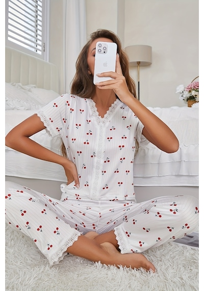 Merry See Özel Örme Kumaş Güpür Dantelli Kiraz Baskılı Kısa Kollu Pijama Takımı Beyaz