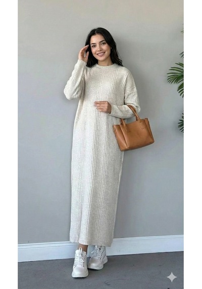 Sonbaharmoda Kadın Uzun Triko Elbise %100 Akrilik Bisiklet Yaka Rahat Ve Şık Kışlık Model Bej