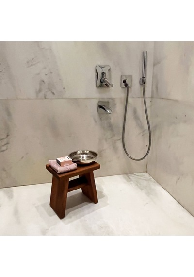 Shark Anatolia İroko Ahşap Banyo Taburesi Oturak Ve Beyaz Bakır Hamam Tası Seti Çok Renkli