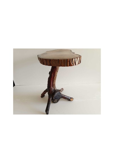 Epoksi Ve Doğal Ağacın Eşsiz Birleşmesi El Emeği Yan Sehpa Üst Tabla 47x47 Cm Yükseklik 66 Cm Üst Tabla Kalınlığı 5 Cm