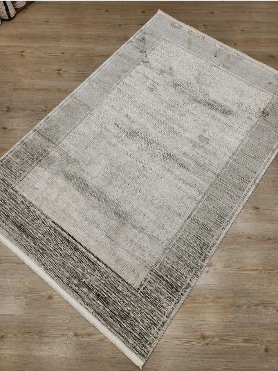 Tuğra Halı Jakarta Jk01 Gri Antrasit Üst Kalite Salon Halısı Eskitme Modern Çerçeve Desen Renkli