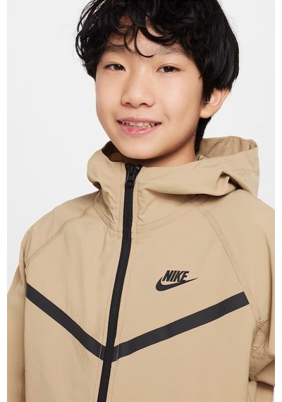 Nike Sportswear Smooth Tech Full Zıp Hooded Kapişonlu Paraşüt Kumaş Çocuk Sweatshirt Sütlü Kahve Sütlü Kahverengi Nike Sportswear Smooth Tech Full Zıp Hooded Kapişonlu Paraşüt Kumaş Çocuk Sweatshirt Sütlü Kahve Sütlü Kahverengi