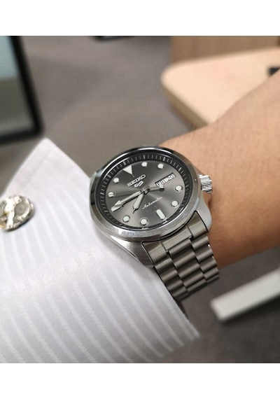Seiko Srpe51k1 Otomatik Çelik Gri Hardlex Cam Siyah Kadran 10 Atm 40 Mm Erkek Kol Saati Gri