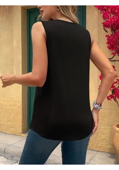 Mareandpanda Kadın Askılı Geometrik Yaka Detaylı Pileli Viskon Bluz SIYAH