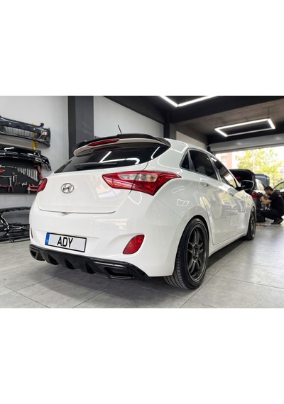 Hyundai İ30 2013 - 2015 Piano Black Arka Difüzör
